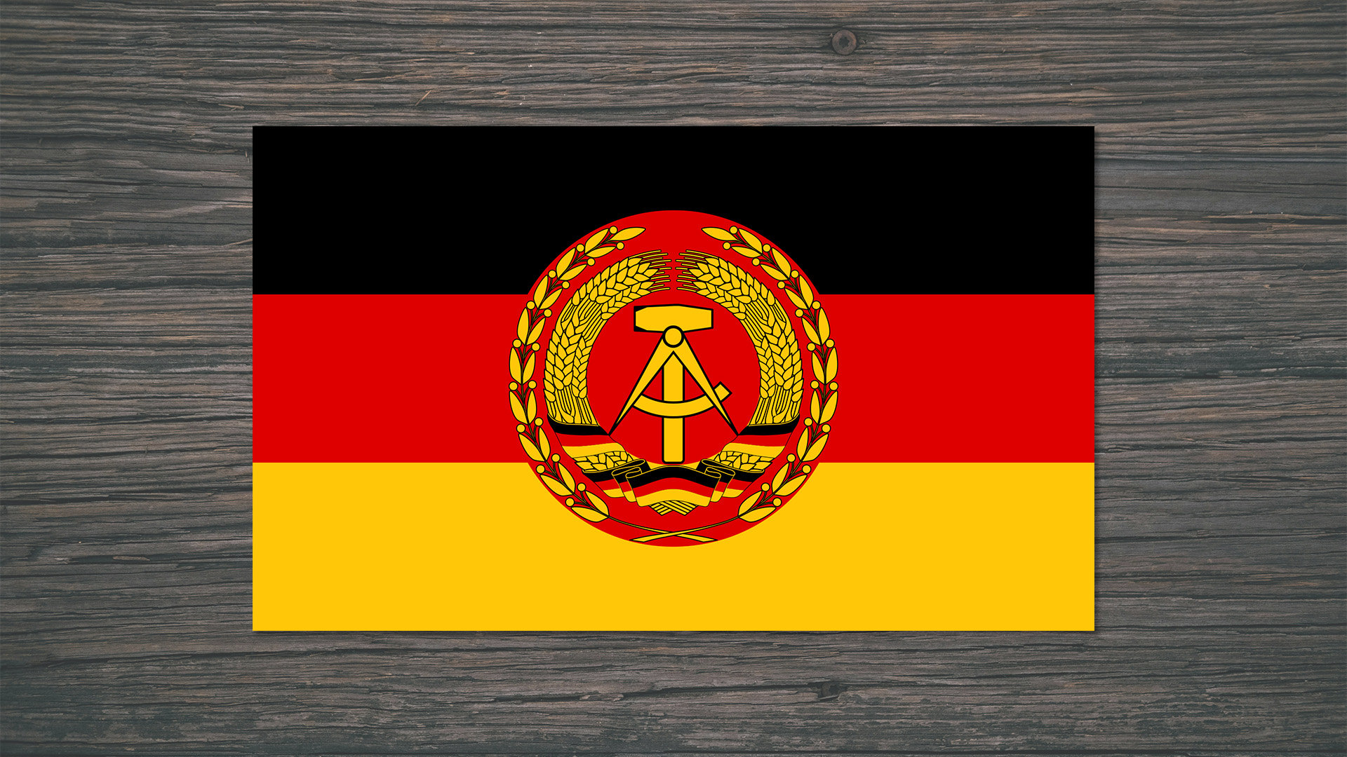 DDR:s flagga