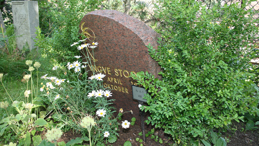 Yngve Stoors grav i Västberga (foto: Magnus Nilsson)